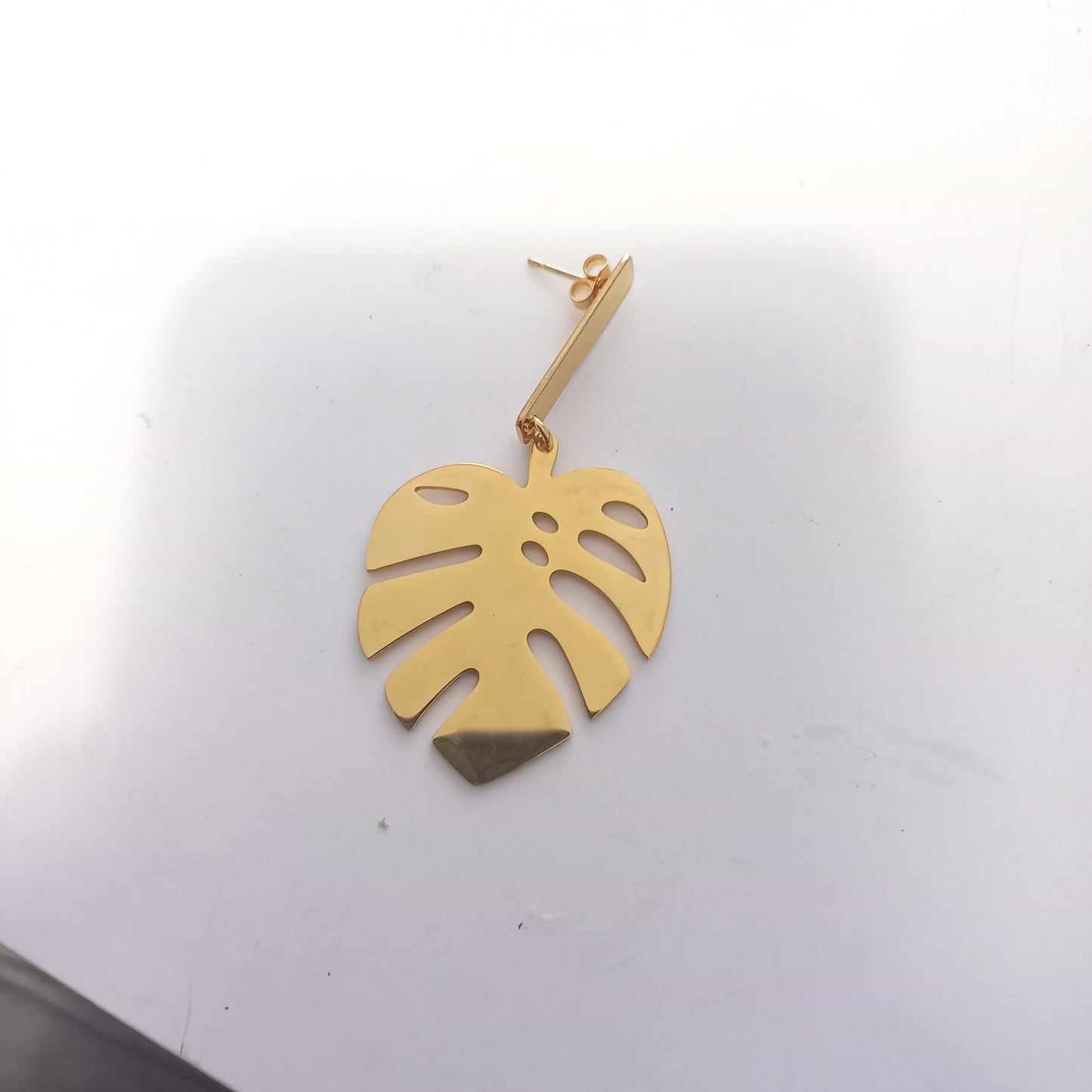 Single Monstera Hanging Earring