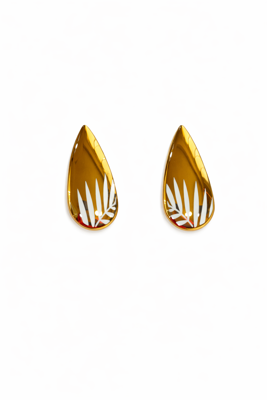 Teardrop studs